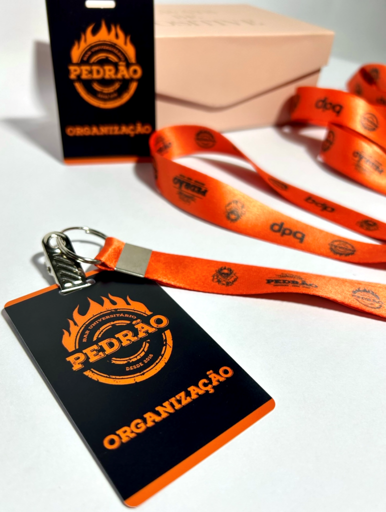 Crachá personalizado com Cordão personalizado